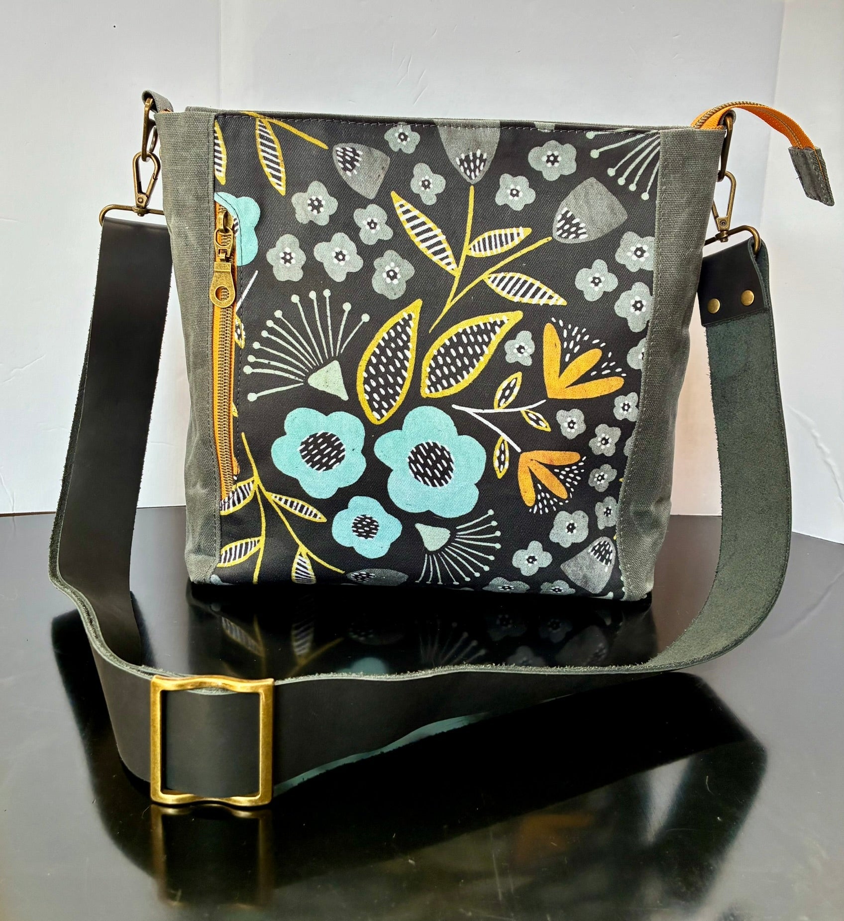 Crossbody Bags