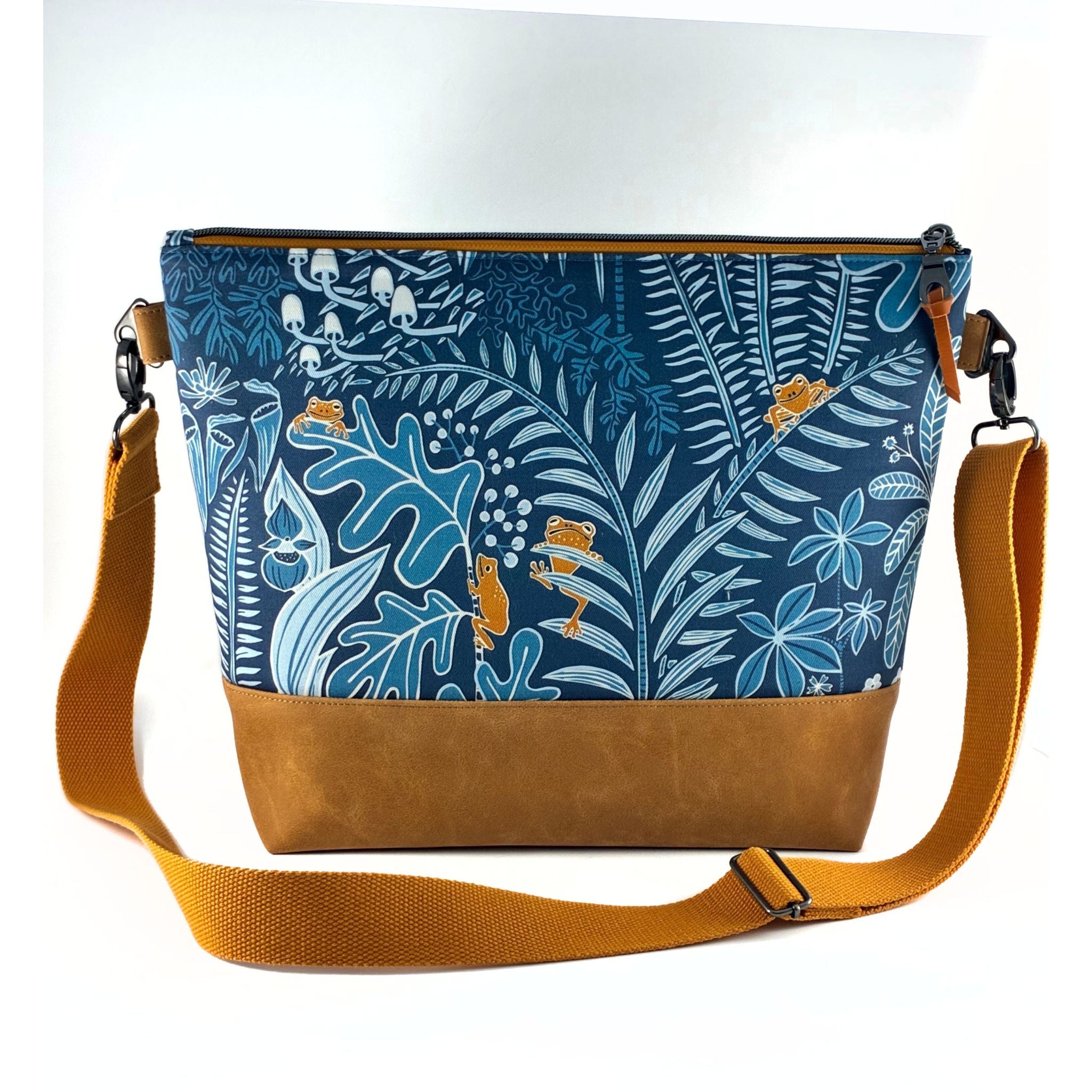 Playful Tree Frog Tote