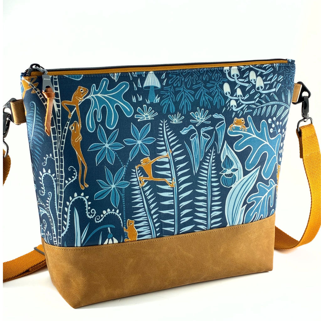 Playful Tree Frog Tote